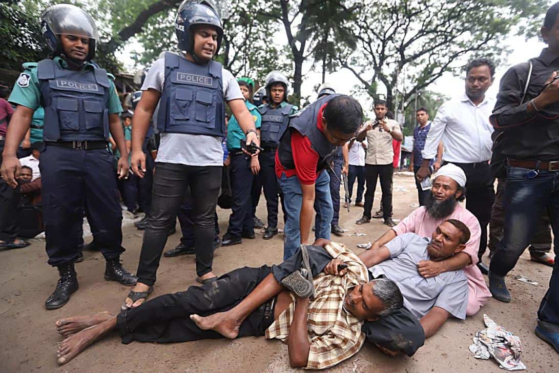 The teachers participating in the demonstration faced severe kind of police action along with police baton and water cannon. Photo source: The Daily Star