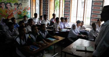 Ranking secondary schools has gone for the first time in our country. Photo source: Dhaka Tribune